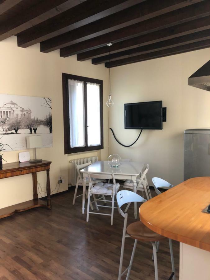 Dimora Cecilia, Nel Cuore Della Citta Vicenza Luaran gambar